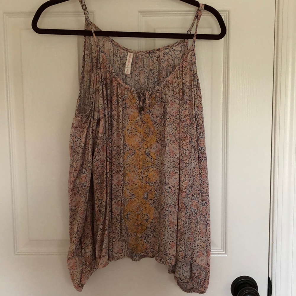 Floral cut out long sleeve M